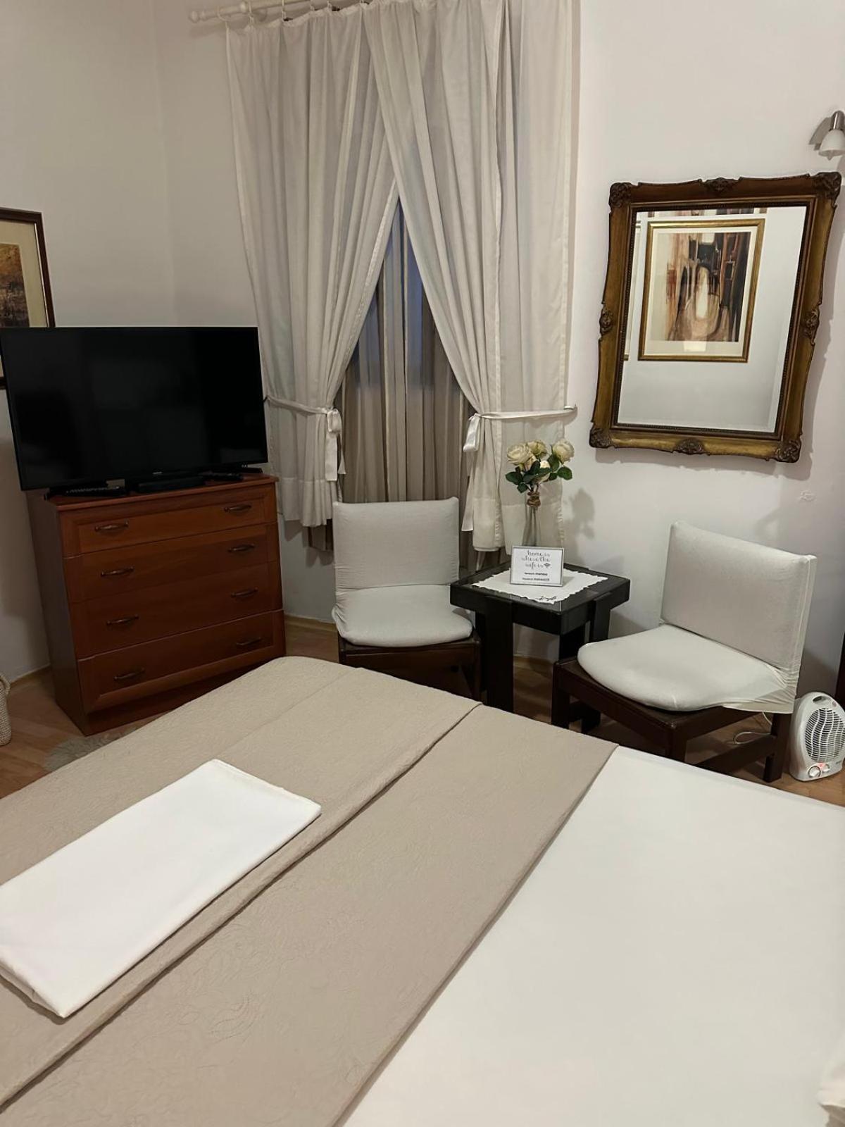 Old Town House Manosa Apartment *